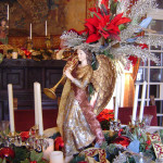 Ангел Мира - статуя на столе