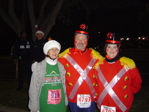 массовый забег, jingle bell run, рождественский забег, зимние спортивные мероприятия, штат Техас США, традиции Америки