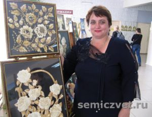 Цветы на картинах из соломки Ирины Паросовой